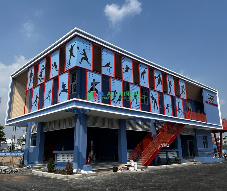 TRUNG TÂM THỂ THAO NGOÀI TRỜI – DẤU ẤN KIẾN TRÚC TỪ NHÔM CNC ĐỤC LỖ