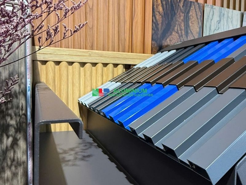 TẤM LỢP MÁI LAM SÓNG NTS 150 – GIẢI PHÁP THAY THẾ MÁI TÔN TRUYỀN THỐNG